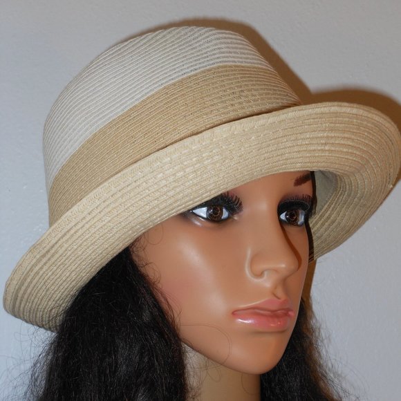 IMPERMEABLE BEIGE AND WHITE SHORT FLIP BRIM HAT - Picture 4 of 8